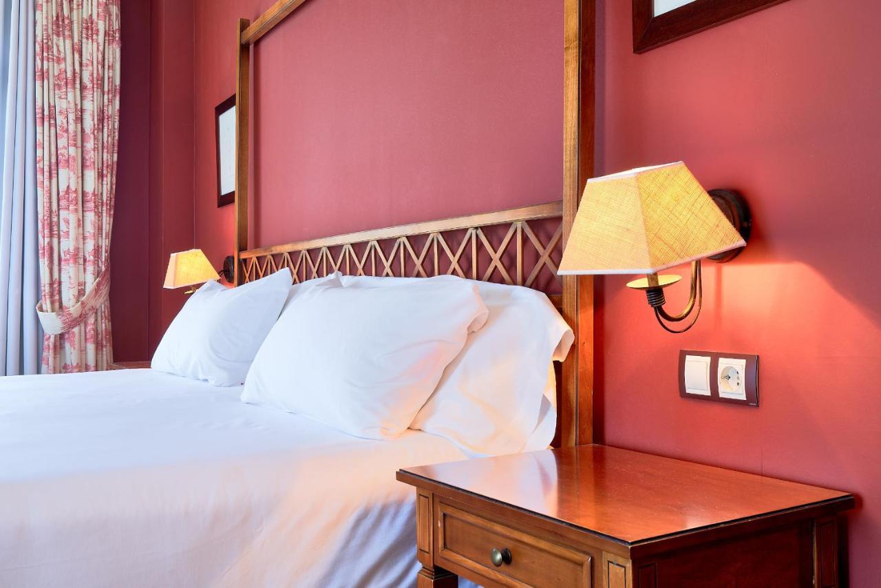 ฟอนเตครูซเอวิลาโฮเต็ล Hotel อาบีลา ภายนอก รูปภาพ