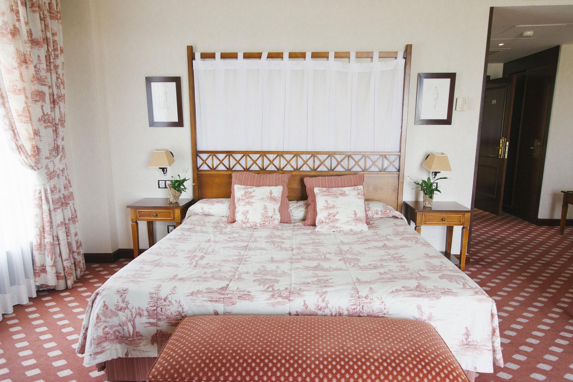 ฟอนเตครูซเอวิลาโฮเต็ล Hotel อาบีลา ภายนอก รูปภาพ